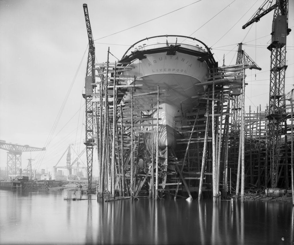 Detail of Stern view of 'Aquitania' (1914) on the stocks by Bedford Lemere & Co.