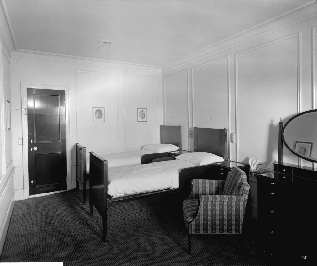 Detail of First Class bath and toilet suite on the 'Aquitania' (1914) by Bedford Lemere & Co.