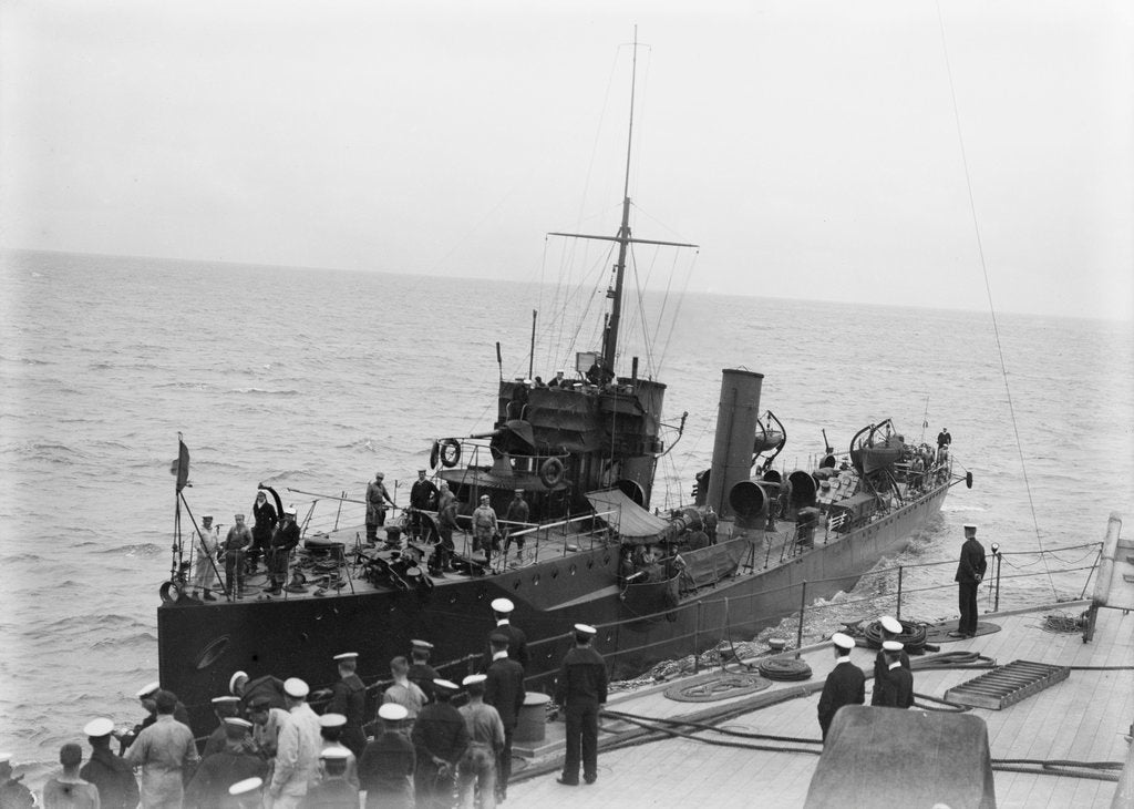 Detail of Torpedo boat destroyer HMS 'Kennet' (1903) by unknown