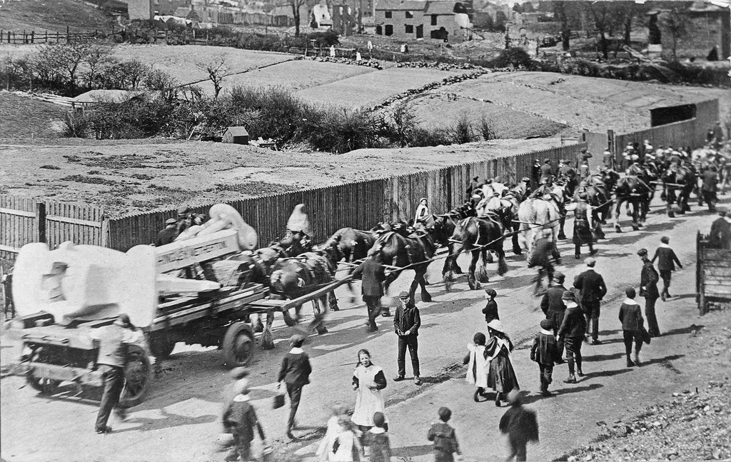 Detail of Passenger liner 'Titanic' (Br, 1912) Oceanic Steam Nav Co Ltd, (Ismay Imrie & Co Ltd, managers) (White Star Line): one of her 16 ton anchors leaving Hingley's Works, Netherton, Dudley by unknown