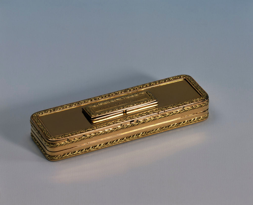 Detail of 18 carat gold toothpick case with a close-fitting hinged lid by John Allen