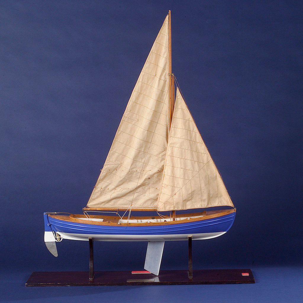 Detail of Full hull model, whaler, starboard broadside by unknown