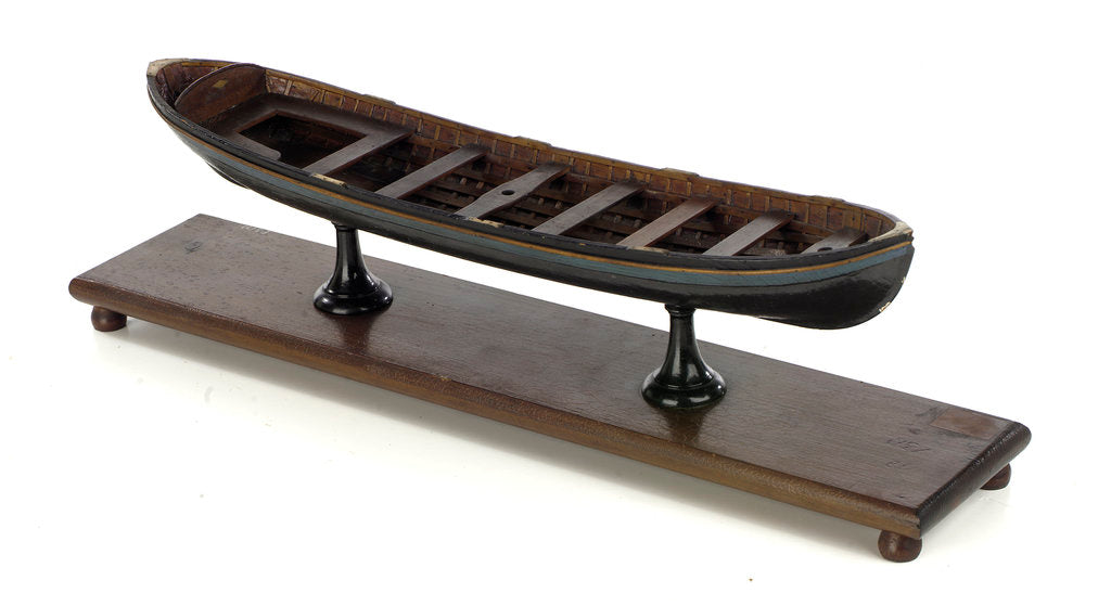 Detail of Full hull model, 8 oared whaleboat, starboard by unknown