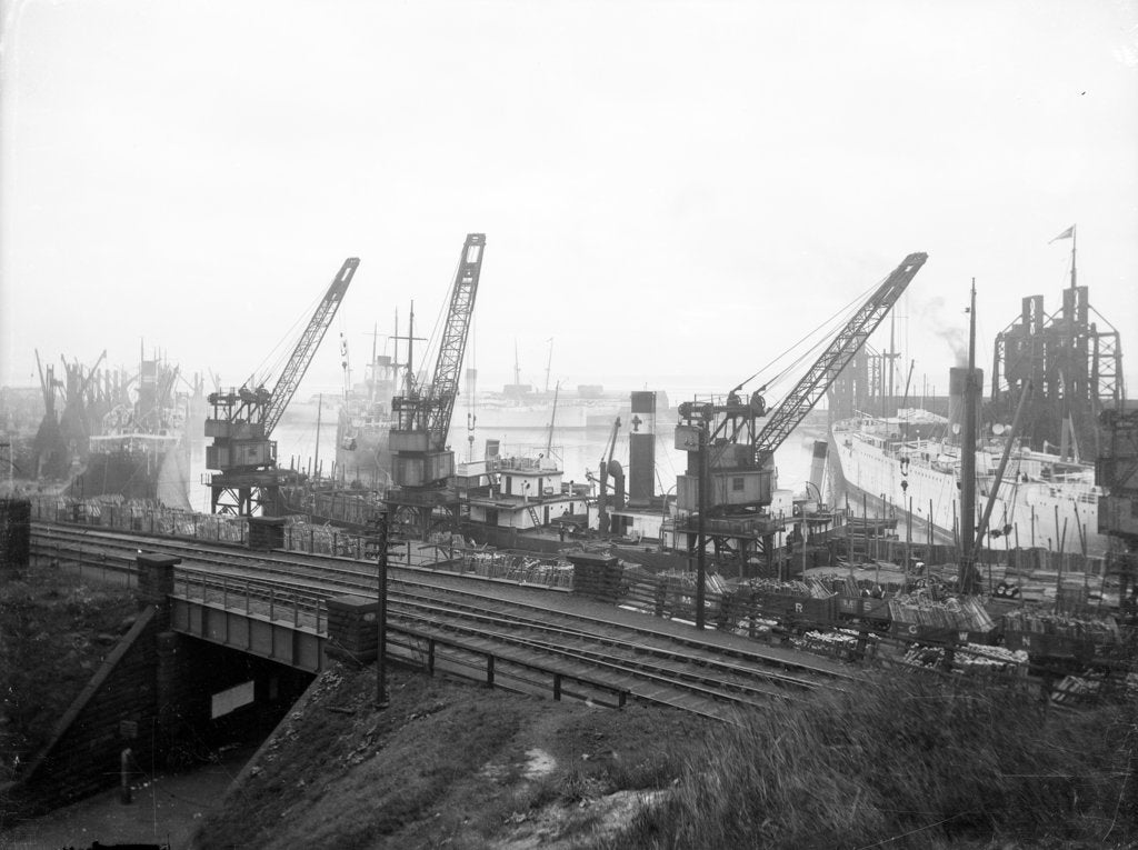 Detail of 'Everonika' (La, 1906) at quayside in Stalbridge dock, Garston by unknown