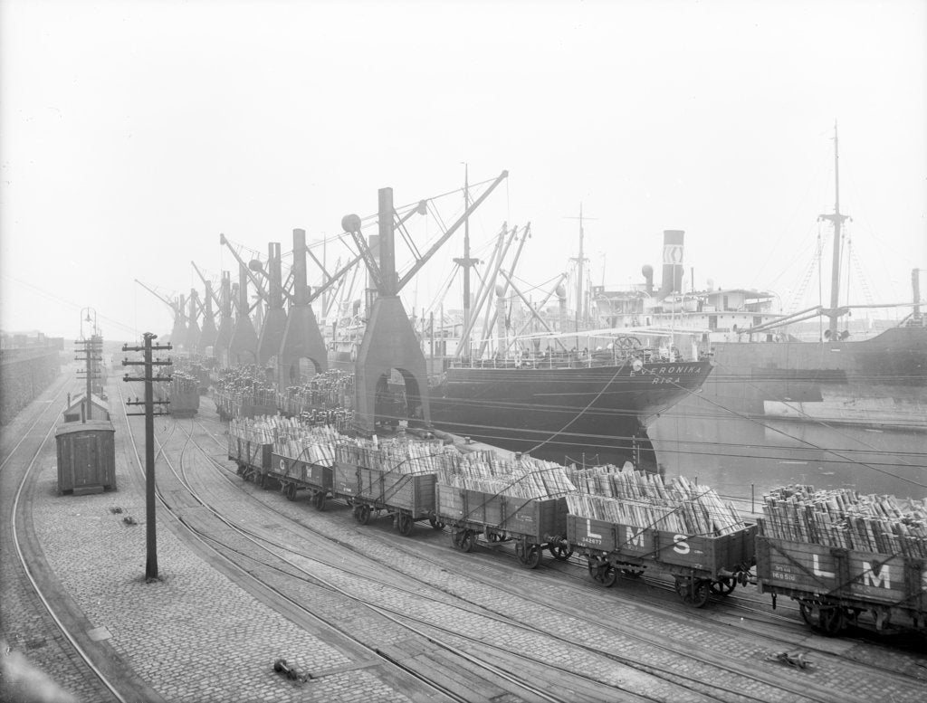 Detail of 'Everonika' (La, 1906) at quayside in Stalbridge dock, Garston by unknown