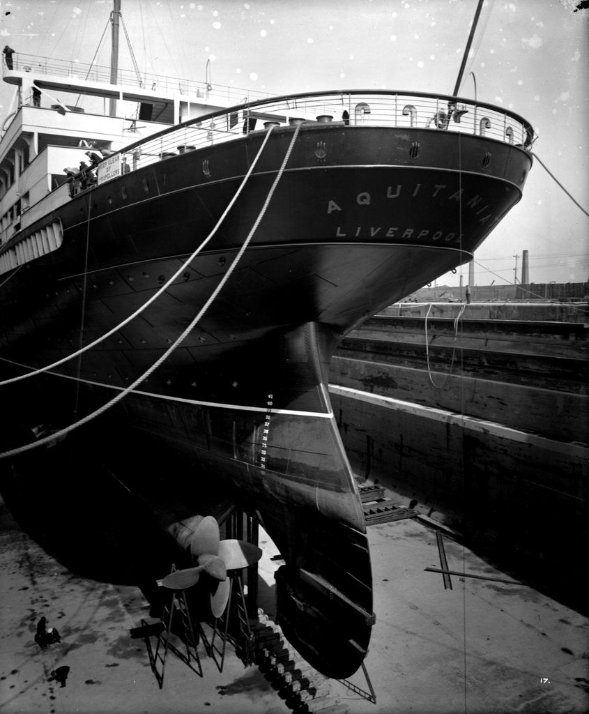 Detail of Stern view of the 'Aquitania' (1914) in drydock by Bedford Lemere & Co.