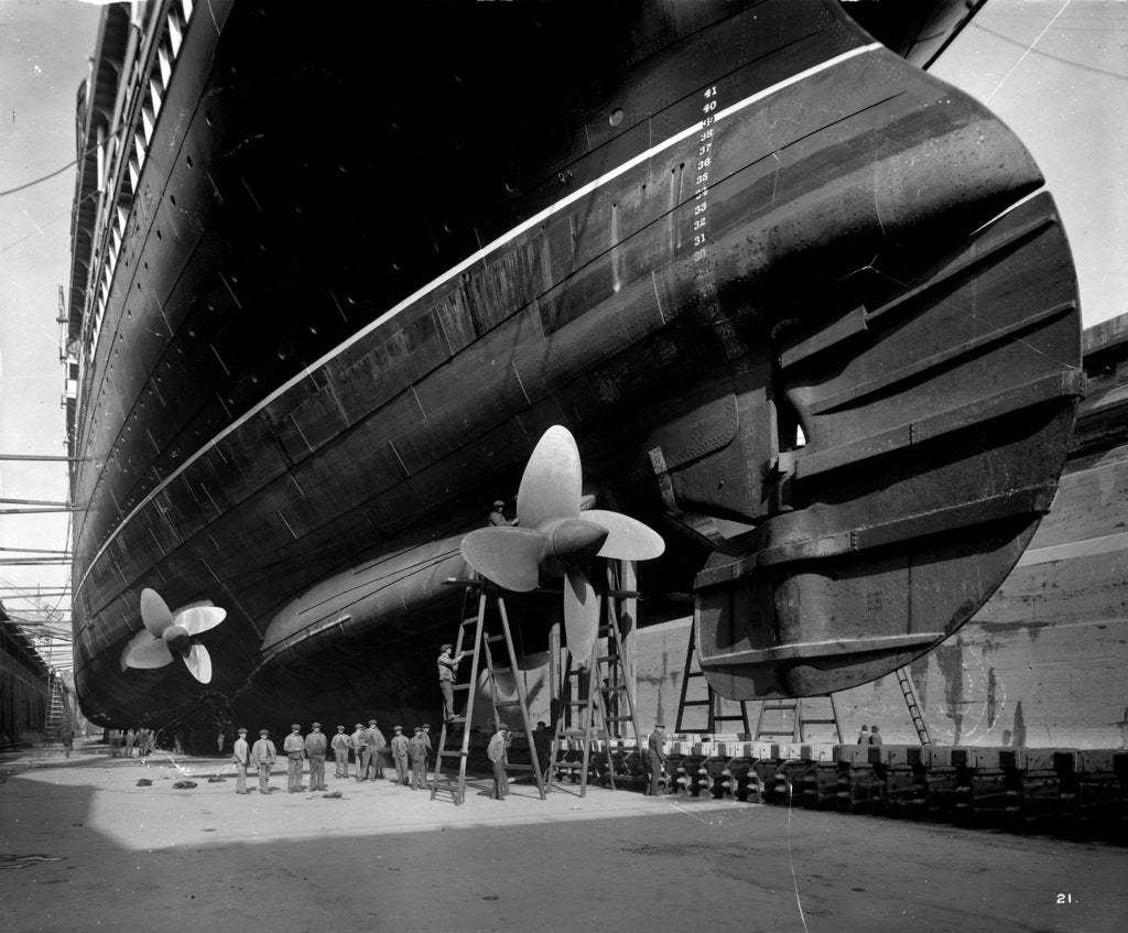 Detail of Stern view of the 'Aquitania' (1914) in drydock by Bedford Lemere & Co.
