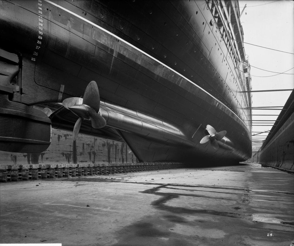 Detail of Stern view of the 'Aquitania' (1914) in drydock by Bedford Lemere & Co.
