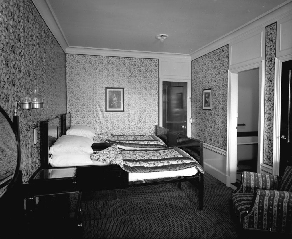 Detail of First Class bath and toilet suite on the 'Aquitania' (1914) by Bedford Lemere & Co.