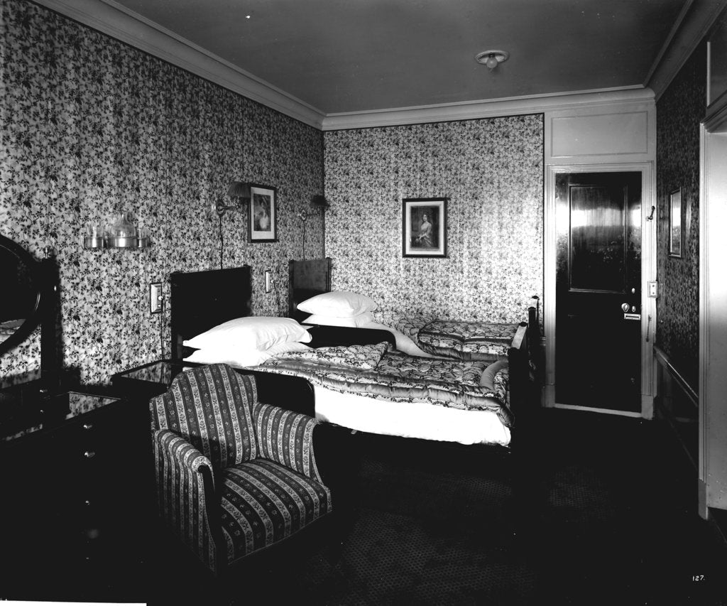 Detail of First Class bath and toilet suite on the 'Aquitania' (1914) by Bedford Lemere & Co.