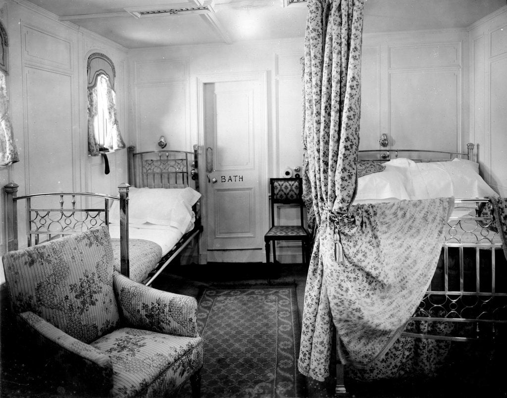 Detail of First Class cabin de luxe on the 'Niagara' (1913) by Bedford Lemere & Co.