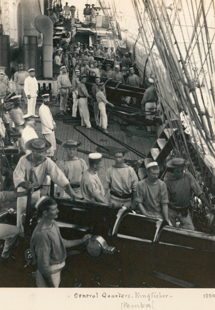 Detail of HMS 'Kingfisher' crew by unknown