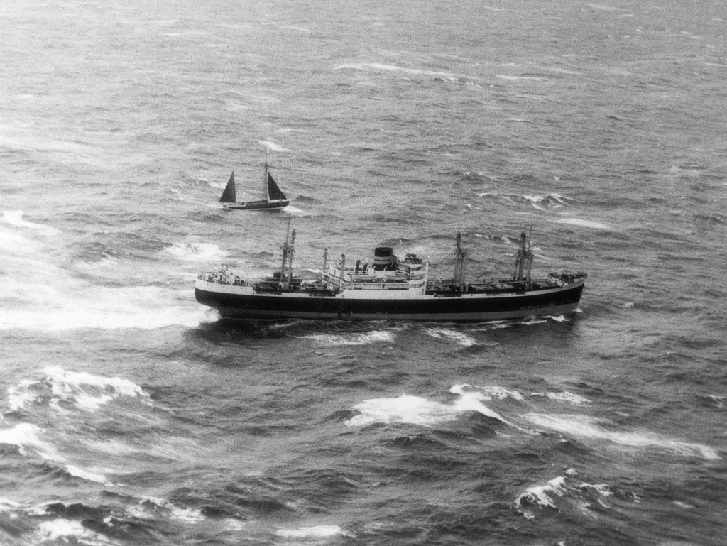 Detail of Photo number 6: Photograph of the rescue of the 'Moyana' by the 'Clan Maclean' by unknown