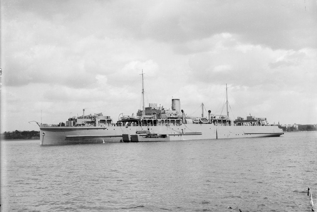 Detail of A port near beam from just forward of broadside view of 'Iris' (1917) by unknown