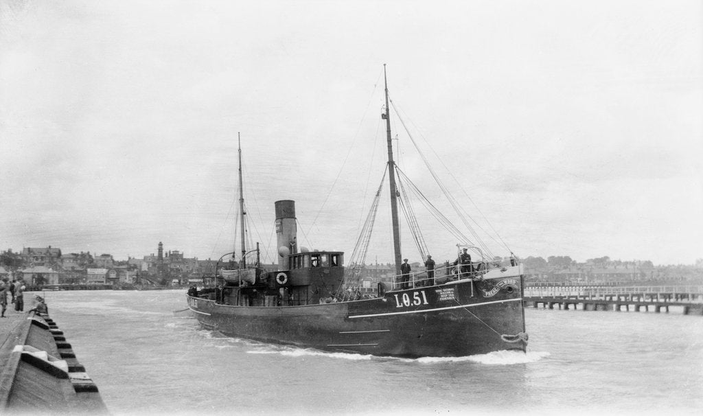 Detail of 'Queen Alexandra' (Br, 1902) under way by unknown