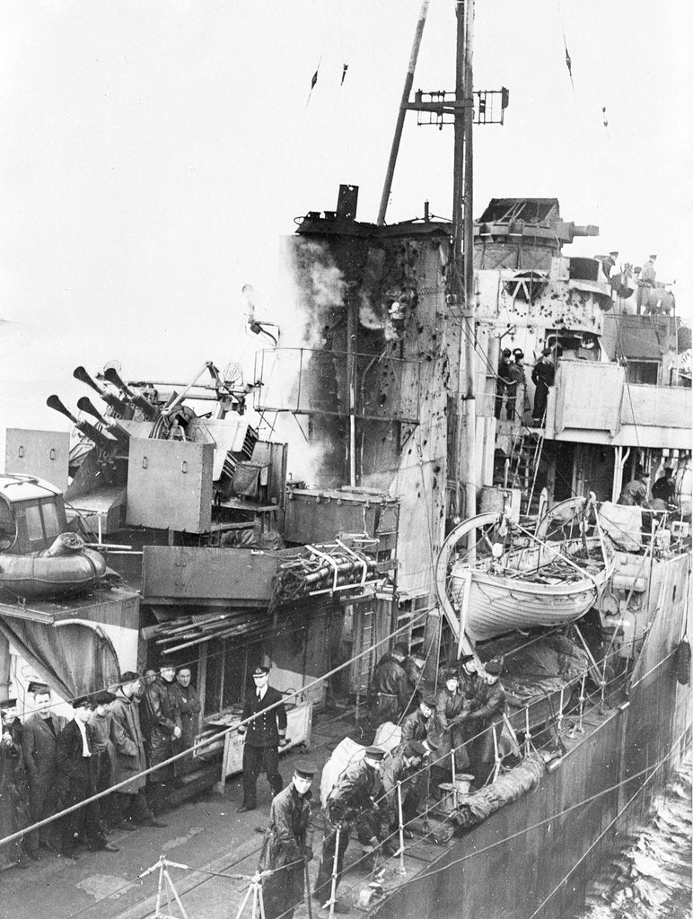 Detail of The funnel and bridge area of the destroyer HMS 'Onslow' (1941) by unknown