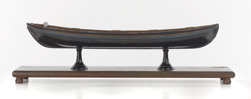 Detail of Full hull model, 8 oared whaleboat, starboard broadside by Unknown