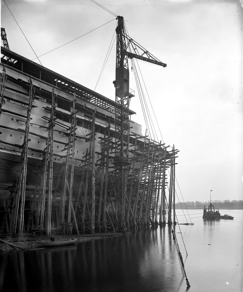 Detail of The passenger liner 'Aquitania' (1914) on the stocks by Bedford Lemere & Co.