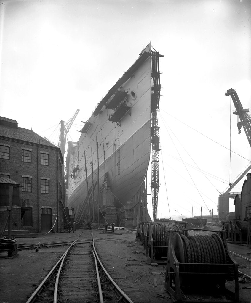 Detail of Bow view of the 'Aquitania' (1914) on the stocks by Bedford Lemere & Co.