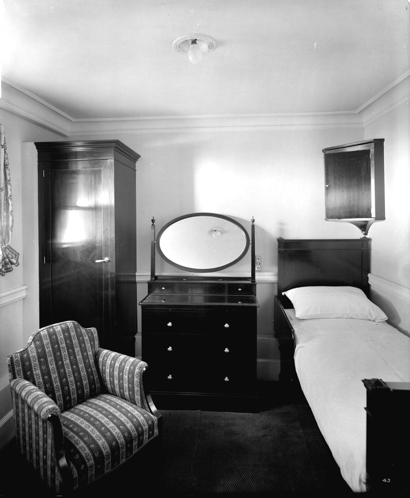 Detail of First Class stateroom on the 'Aquitania' (1914) by Bedford Lemere & Co.