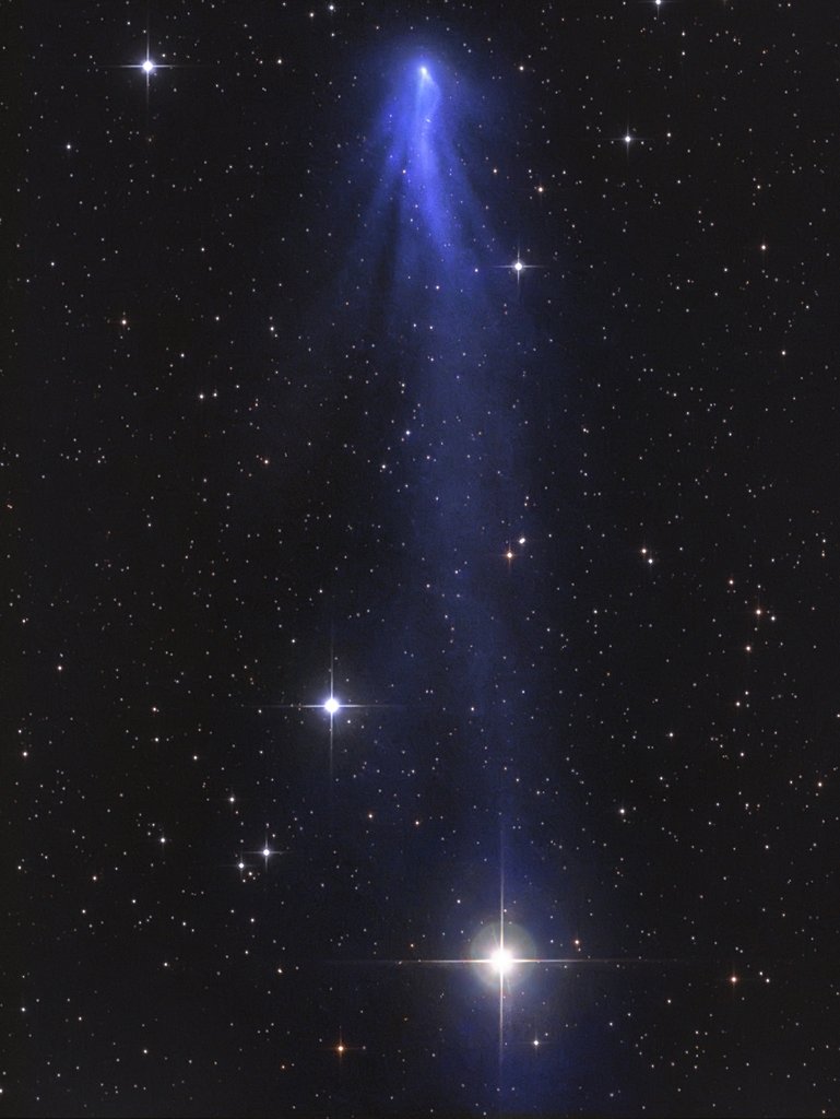 Detail of Comet C/2016 R2 Panstarrs the blue carbon monoxide comet - rotating comet tails on January 19th 2018 by Gerald Rhemann
