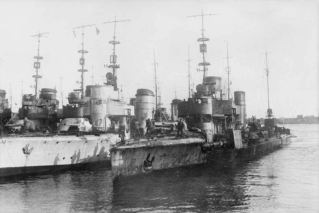Detail of Torpedo boat 'S65' (Ge, 1916) with other torpedo boats by unknown
