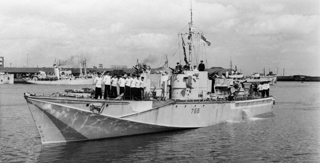 Detail of Motor torpedo boat HMS 'MTB 768' (1944), manoeuvring in port by unknown