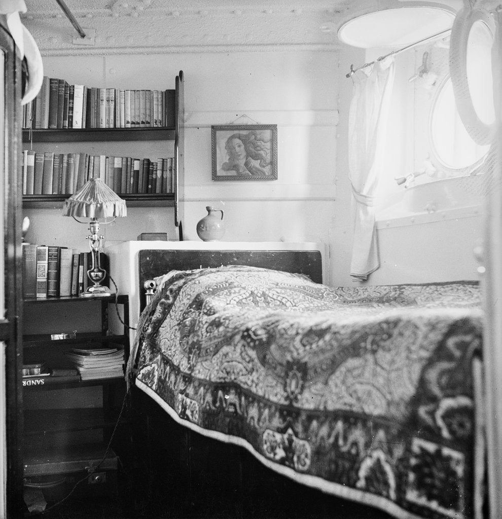 Detail of Lieutenant D.W. Waters' cabin on board the aircraft carrier Eagle (1918) by David Watkin Waters