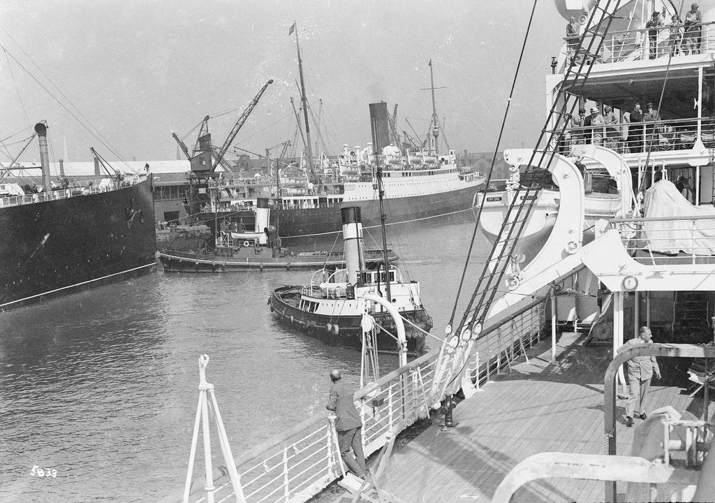 Detail of 'Aquitania', 'Alaunia' and 'Orford', with the tugs 'Canute' and 'Wellington' at Southampton by Marine Photo Service